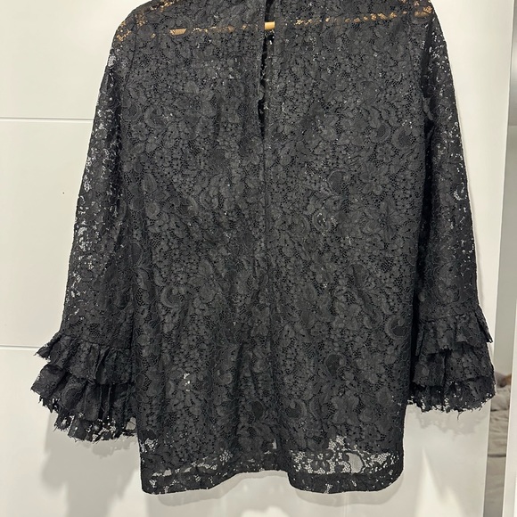 Lace blouse. - Picture 2 of 4